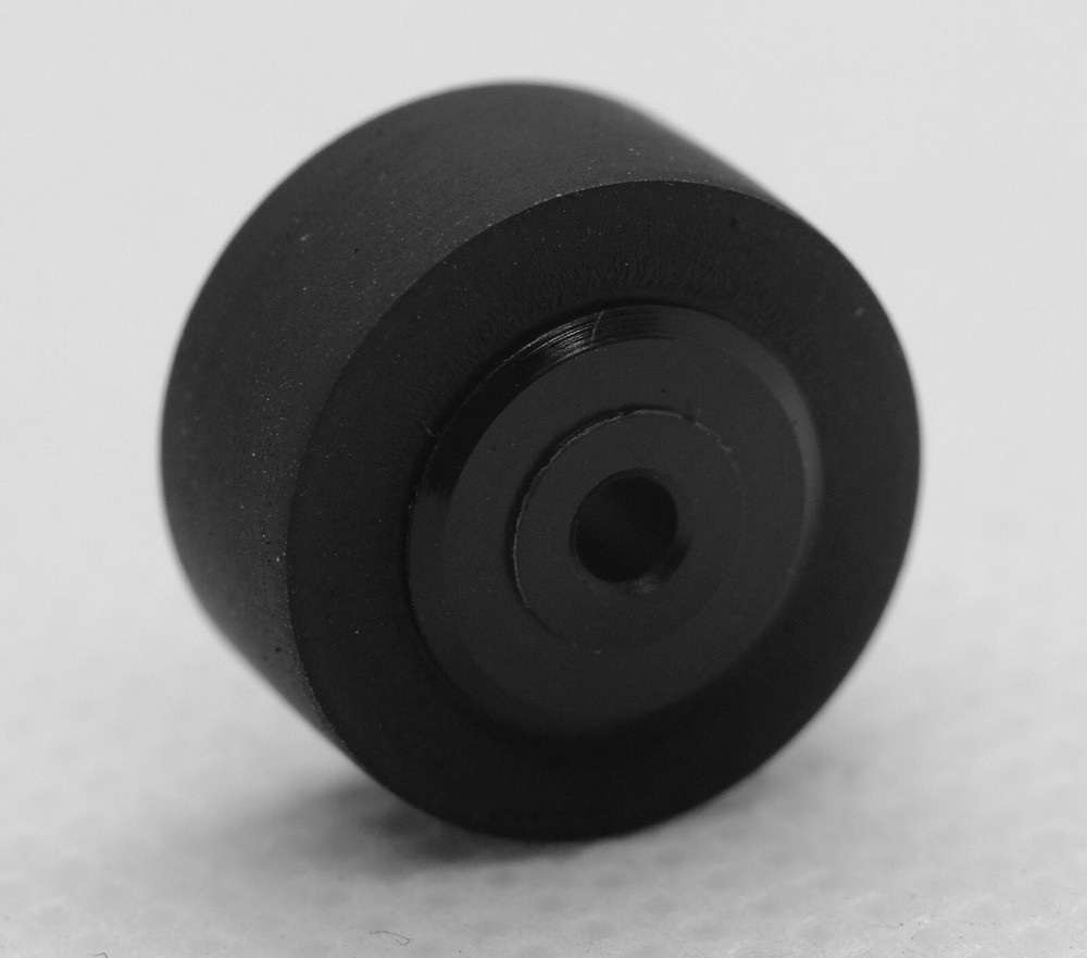 Pinch roller for most Technics cassette decks – 13.5 x 8 x 2 mm