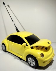 King America Volkswagen Beetle Vintage AM/FM Radio Yellow Working