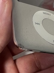 Apple iPod Nano 3rd Gen 4GB A1236 MP3 Player SILVER MB245LL/A BAD🪫 Works —READ—
