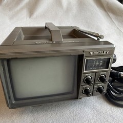 Bentley Model 4500 Portable Black and White 4.5 Inch Television w/ Power Supply