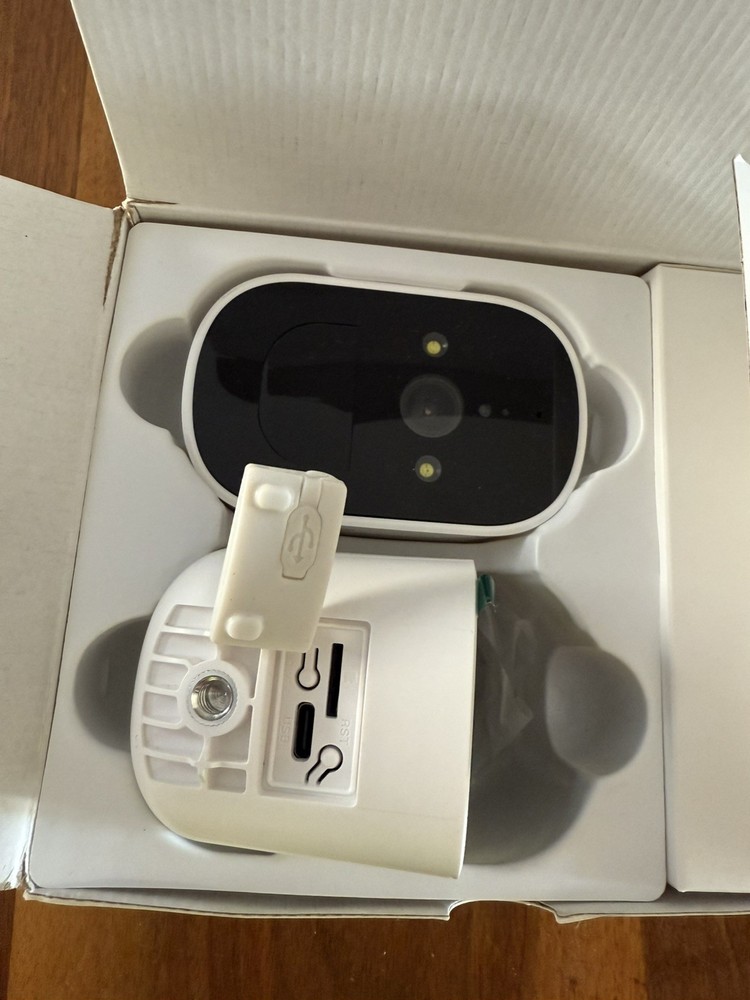 XVIM Solar Battery Powered Wireless WiFi Outdoor Home Security Camera (s38)