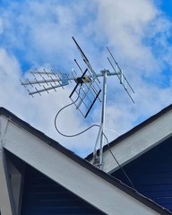High Definition 200 Mile Range TV Antenna VHF UHF