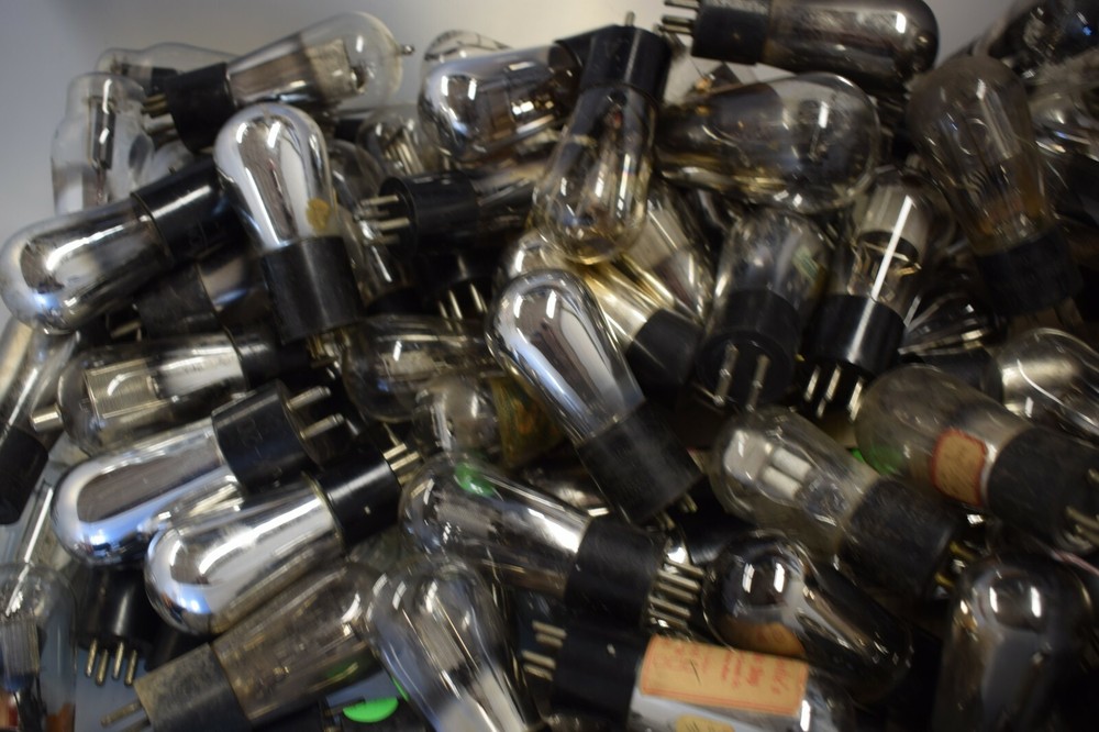 (qty 1) ANTIQUE GLOBE STYLE VACUUM TUBES – DUDS – 01 12 26 27 30 71 47 80 etc