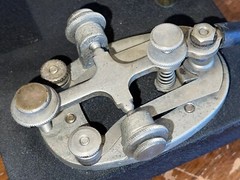 BENCHER ? BY 1 IAMBIC PADDLE & Straight Key Home Brew Very Interesting Set Up