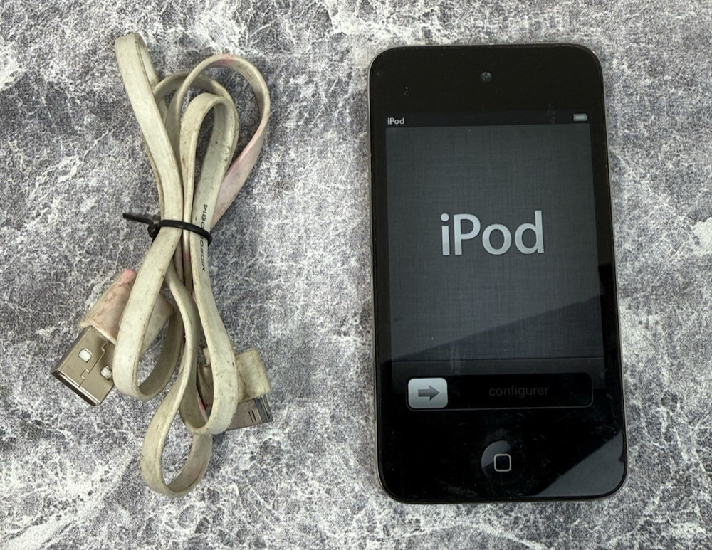 Apple iPod Touch 4th Generation A1367 32GB Bundle w/ Charger LOT:LF
