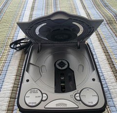 GE CD Player Clock Radio , Dual Wake. model-7-4801A