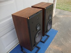 Awesome JBL L110 3-Way Vintage Floor Speakers – Reconditioned