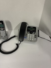 Uniden Dect6.0 Digital Answering Base Phone DECT1588-5 w/ Charger & Two Handsets