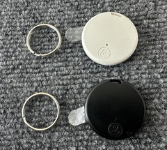 Bluetooth Tracker Key Finder Locator 6 Pack Black and White IOS & Android New