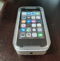 Apple iPod Touch (7th Generation) – Space Gray, 32GB A2178 New (CIB) Unsealed