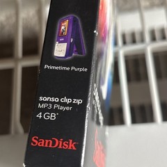 RARE SanDisk Sansa Clip Zip Primetime Purple 💜 (4 GB) Digital Media Player