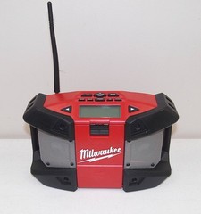 Nice!! Works!! Compact MILWAUKEE M12 Jobsite AM/FM JOBSITE RADIO #2590-20