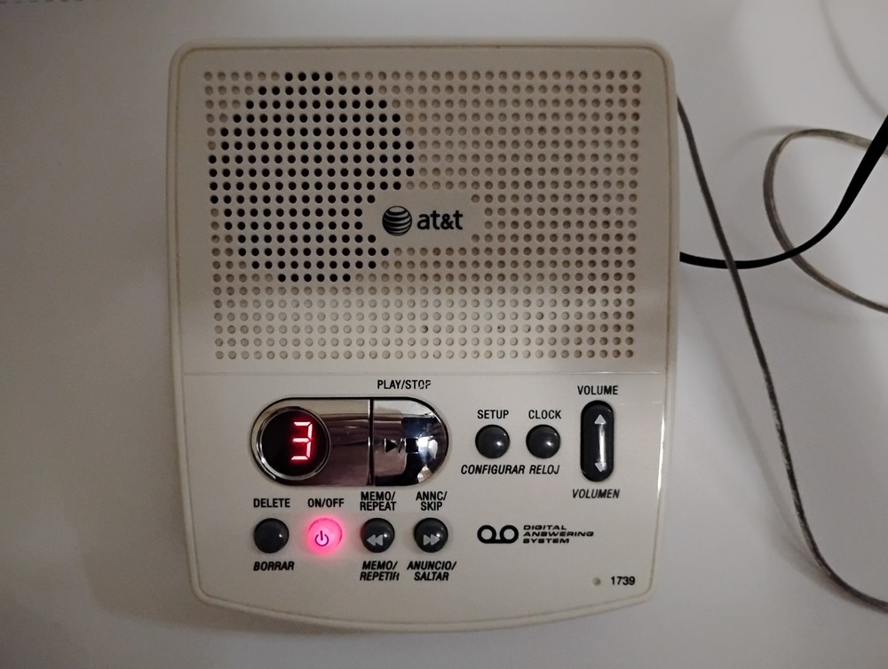 AT&T Digital Answering Machine System w/ Time/Day Stamp Model 1739 w/ Power Cord