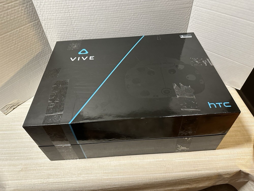 HTC Vive Virtual Reality Headset (99HAHZ024-00)