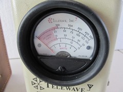 Telewave 44L1 2 – 200 MHz Power Meter 50 Ohms w/ Carry Case