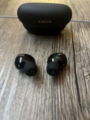 Sony WF-1000XM5 true wireless earbuds in excellent / mint condition