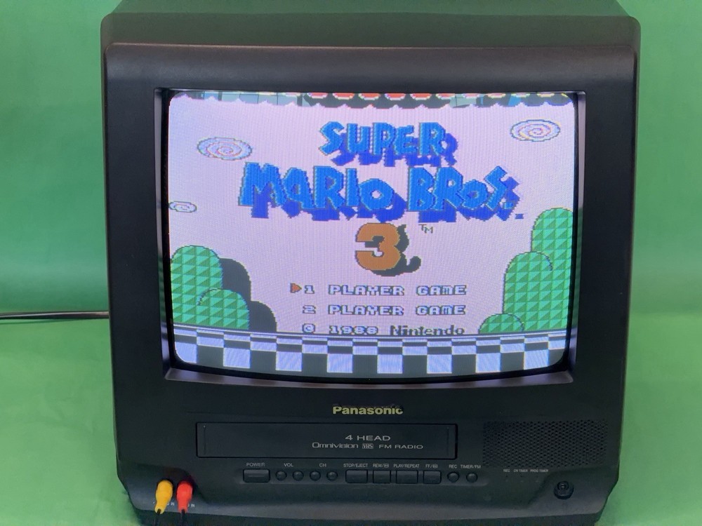 2001 Panasonic 13” TV VCR Combo VHS Portable Retro Gaming CRT PV-C1341