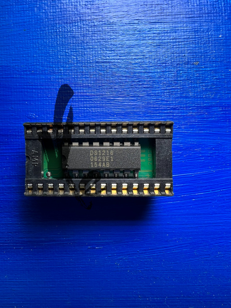 1-PC DS1216E Dallas Integrated Circuits DIP28