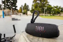 JBL – Charge 6 Portable Bluetooth Speaker – Waterproof/Dust-proof – Black