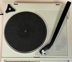 Vintage 70s Portable Plastic SOLID STATE Radio Phonograph Record Player Japan