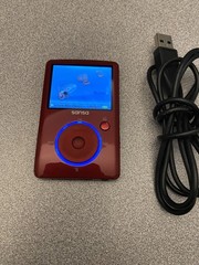 SanDisk Sansa Fuze 4GB MP3 Player Red Great Condition Works Great