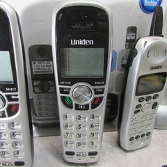 Uniden Cordless Phone Lot 4 Handsets Bases Answering Machine DECT 6.0 DCT648