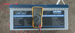 WEIZE 24V 100AH 2560Wh LiFePO4 Lithium Battery 100A BMS for RV Marine Solar