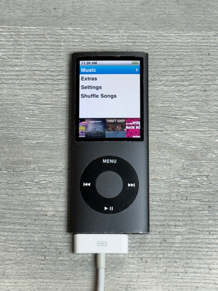 Apple iPod Nano 4th Generation 4GB 8GB – All Colors – Defective Battery