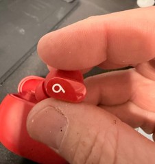 Beats by Dr. Dre Studio Buds – Beats Red