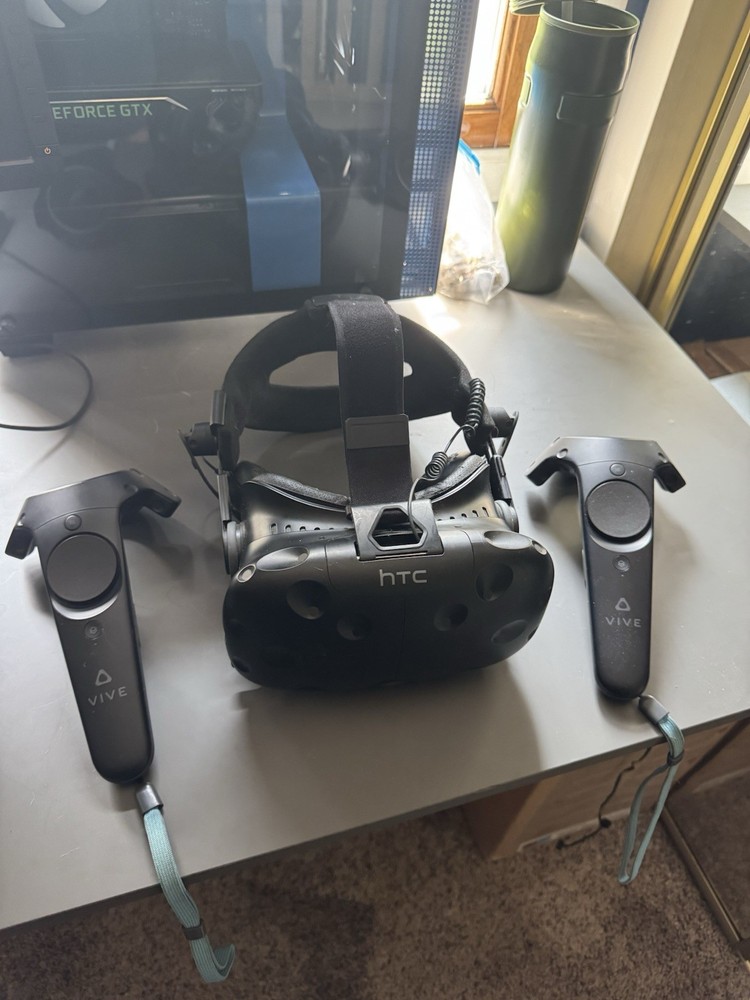 HTC Vive Virtual Reality Headset Kit Complete VR Gaming Set