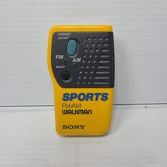 Sony Sports Walkman SRF-8 Yellow FM/AM Radio With Headphones Works Great