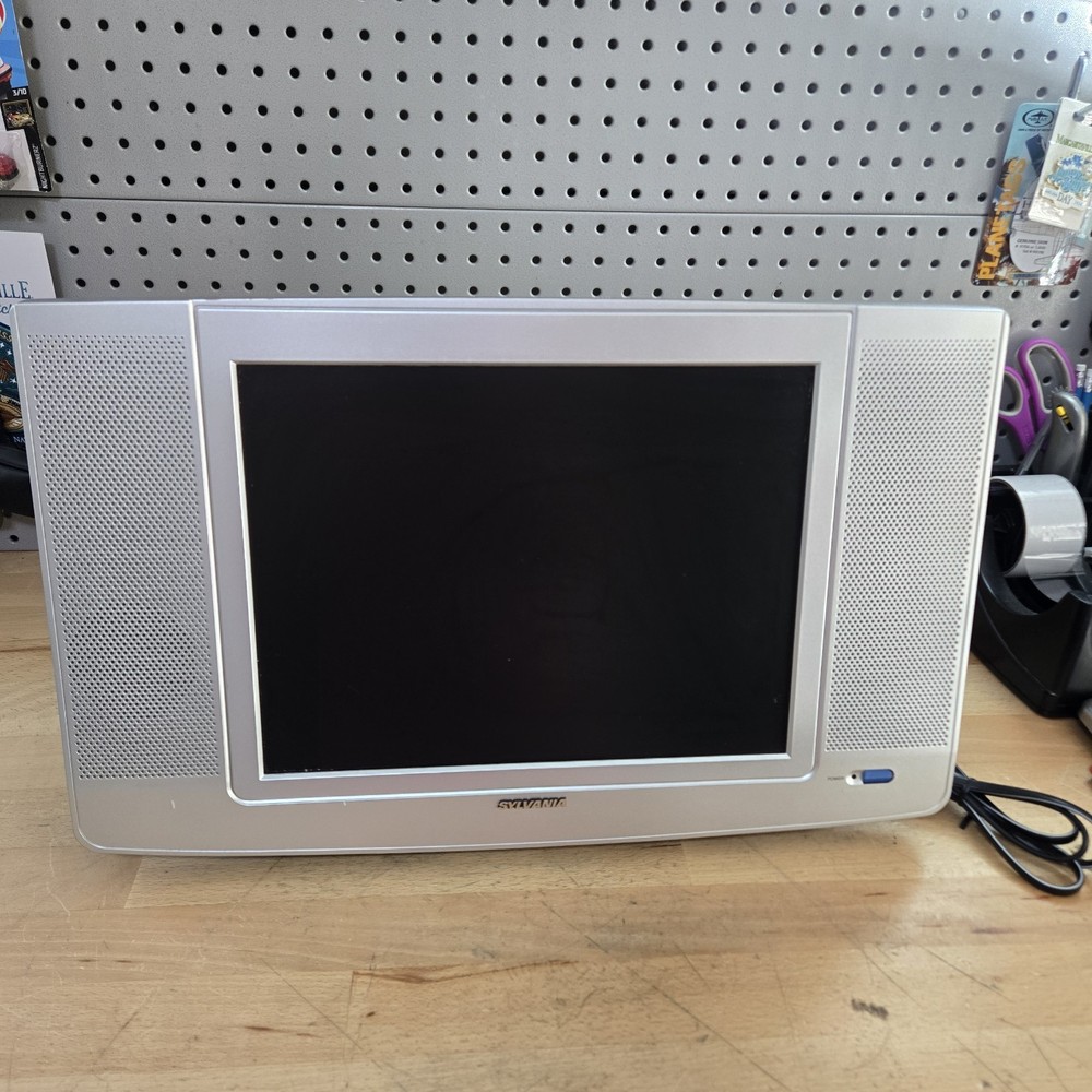 Sylvania 15″ LCD Color Gaming TV 6615LFP Built in Easel Stand A++ No Remote