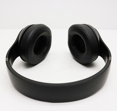 Beats by Dr. Dre Studio Pro Black Over Ear Headphones MQTP3LL/A ISSUE