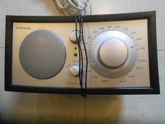 VINTAGE TIVOLI AUDIO WOODGRAIN TABLE TOP AM/FM RADIO 2000’S