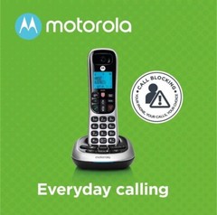 Motorola CD4013 Digital Cordless Telephone w Answering Machine 3 Handset Phones