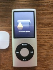 Apple iPod Nano 4th Generation 8GB – Silver- Retro iPod Tested and Working