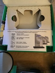 TomTom EASE United States And Canada Edition Car Mount GPS Bundle
