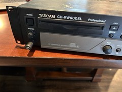 Tascam CD-RW900SL Rewritable CD Recorder/Player 24-Bit Converter