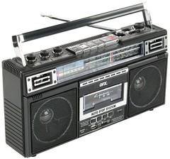QFX J-220BT Retro AM/FM/SW1/2 4-Band Radio +Bluetooth +Cassette to MP3 Converter