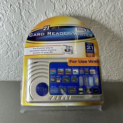 Sakar Digital Concepts CR-70R V506 21-in-1 Card Reader Writer New Sealed LV