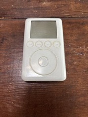 Apple iPod 3rd Generation 20GB A1040 – For Parts or Repair – No Power