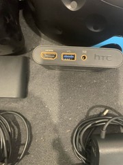 2 HTC Vive Headset + 2 link boxes + 2 3 in one cables