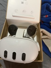 Meta Quest 3 White Standalone Virtual Reality VR Headset with Controllers