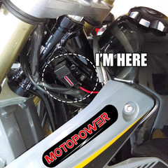 MP0609A 3.1Amp Motorcycle USB Port Kit SAE to USB Adapter on Motorcycle