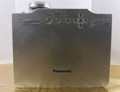 Panasonic PT-AE900U LCD Projector High Definition No Remote with Box Tested