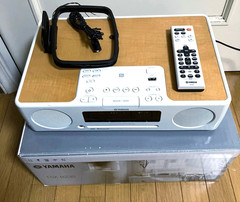 Yamaha TSX-B235 Desktop Audio System Bluetooth CD FM Radio 220V White Remote
