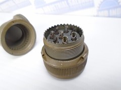 AMPHENOL – PN: MS3108A24-6S – Industrial 8 Pin 90° (F) R Solder Cup MIL-DTL-5015