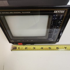 Vintage SKYTEK 4.5″ Mini Portable Black & White Television 80s For Parts Repair