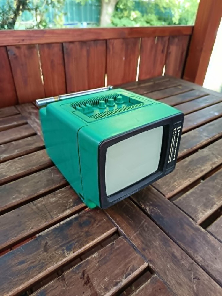 Vintage Russian Portable Television TV ELEKTRONIKA 409 D in green color