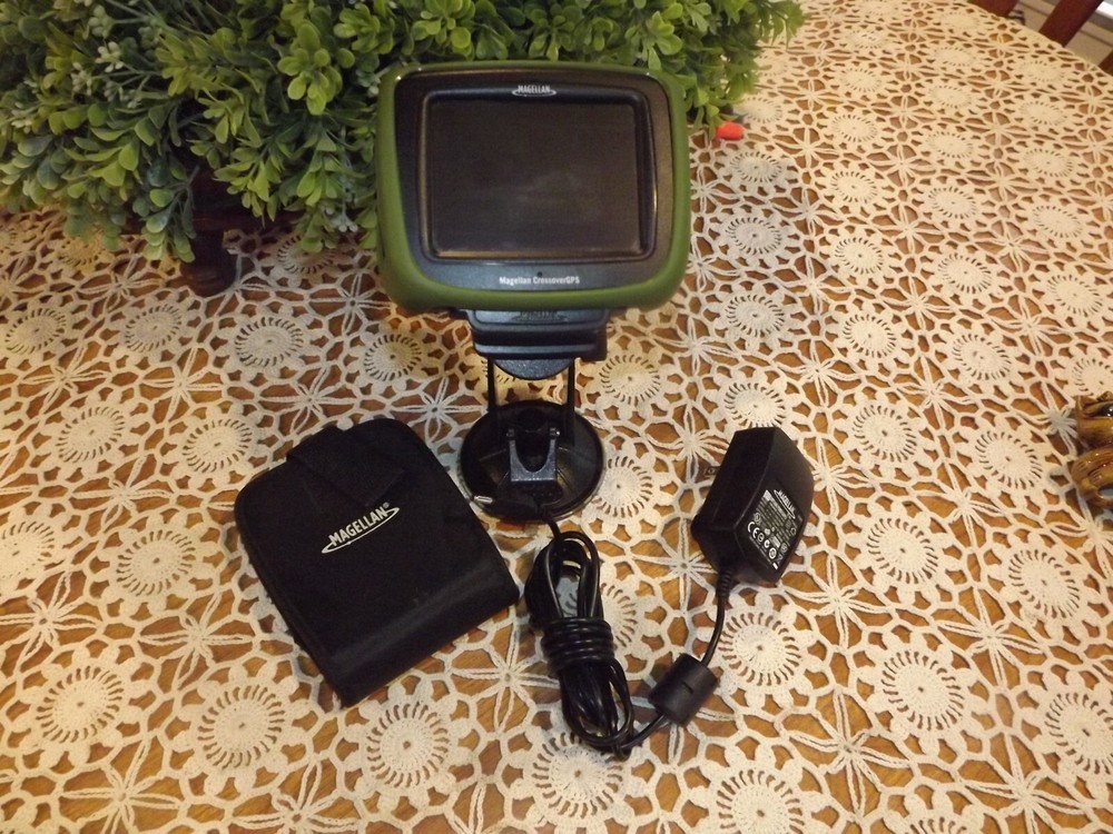 Magellan Crossover GPS 3.5″ LCD Touch Screen Topo Continental United States